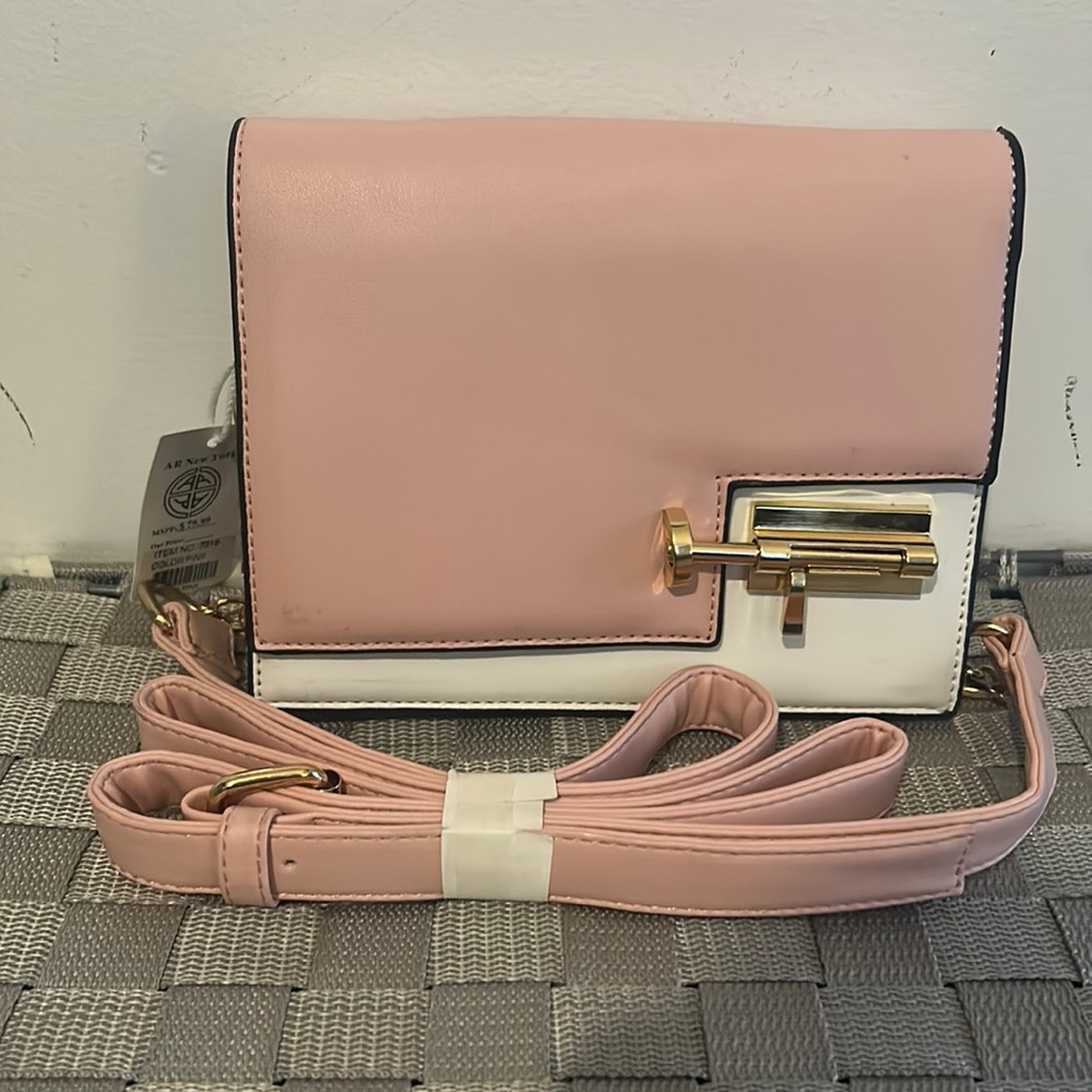 AR New York Crossbody NWT